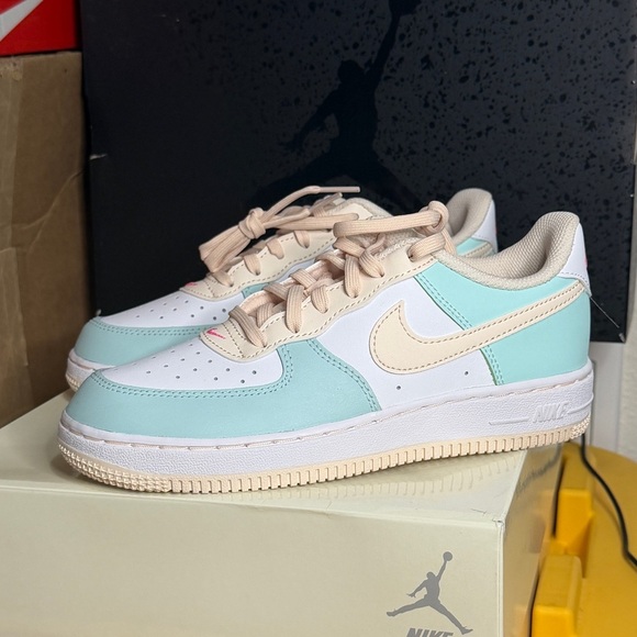 Nike force 1
Brand new - Picture 3 of 5